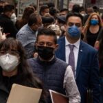 Detienen a dos turistas mexicanos en Egipto; los acusan de portar arma blanca