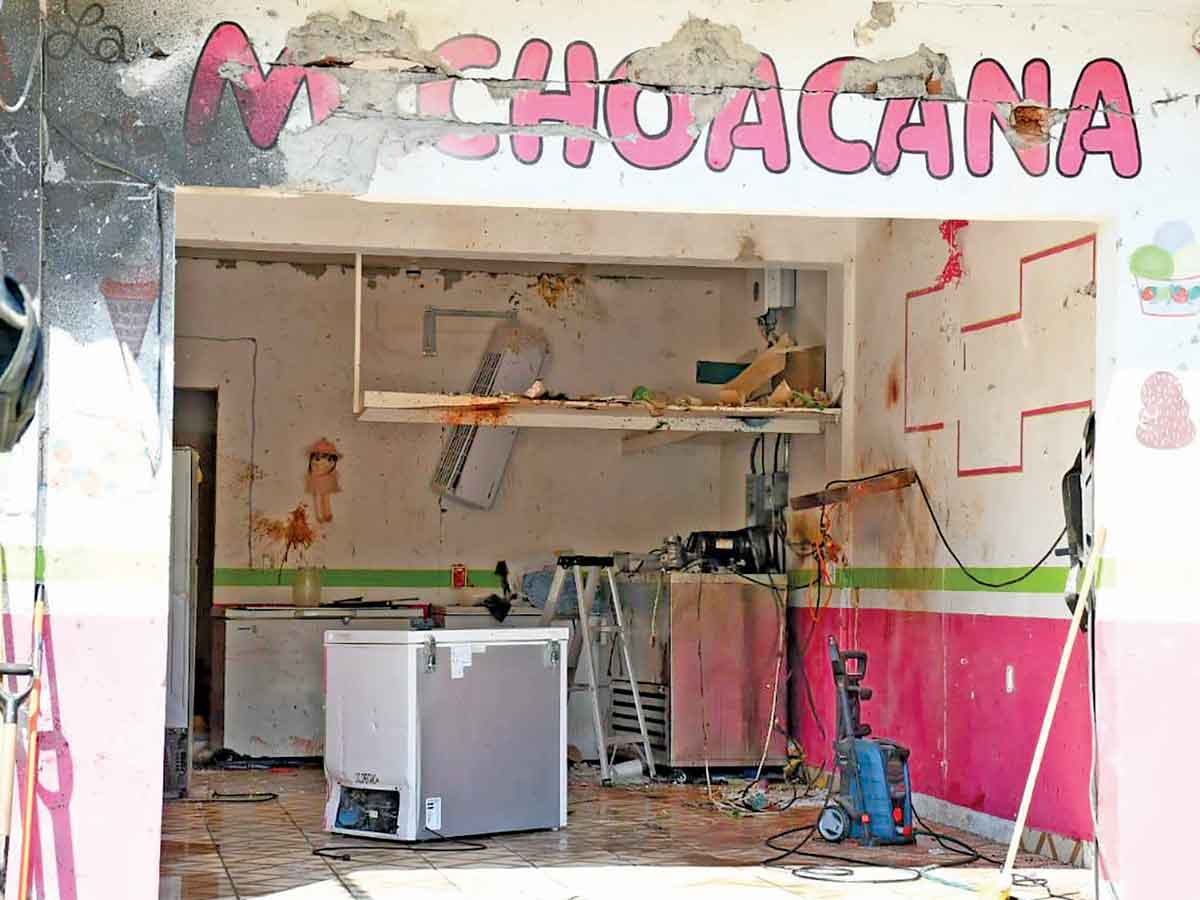 Explosión Sorprendente en Michoacán: Bomba Oculta entre Mercadería en Tienda de Abastos